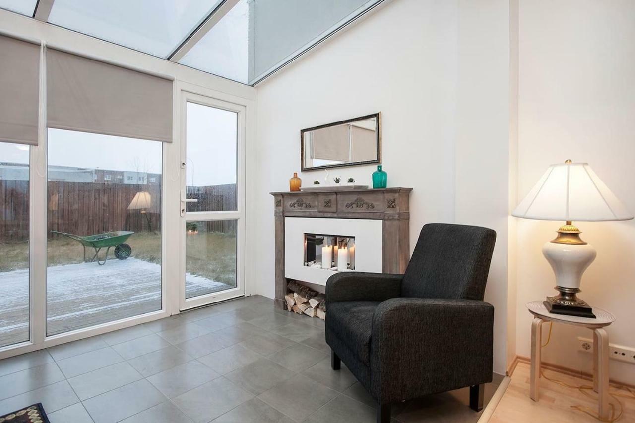 Cozy 3 Bedroom House Near The Blue Lagoon Njarthvik Exterior photo